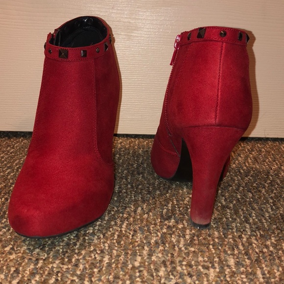 Red faux suede booties - Picture 3 of 4